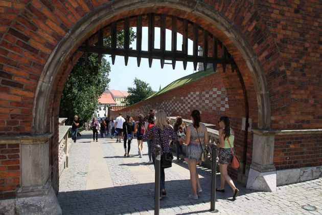 Eine Städtereise nach Krakau - der Wawelhügel mit dem Königsschloss un der Kathedrale Eine Städtereise nach Krakau - der Wawelhügel mit dem Königsschloss un der Kathedrale