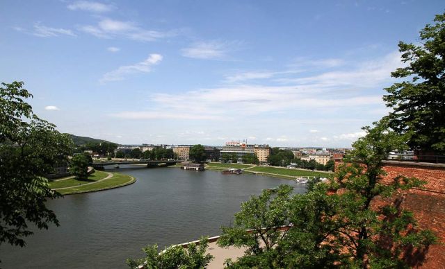 Die Weichsel unterhalb des Wawelhügels in Krakau Die Weichsel unterhalb des Wawelhügels in Krakau