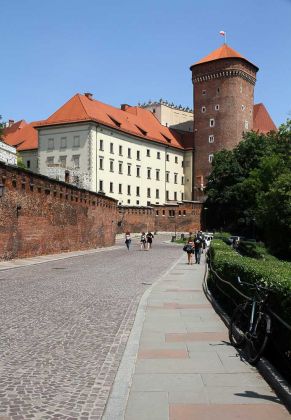 Eine Städtereise nach Krakau - der Wawelhügel mit dem Königsschloss und der Kathedrale Eine Städtereise nach Krakau - der Wawelhügel mit dem Königsschloss und der Kathedrale