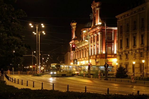 Ossolineum - die Ossolinski-Nationalbibliothek in Breslau im Abendlicht