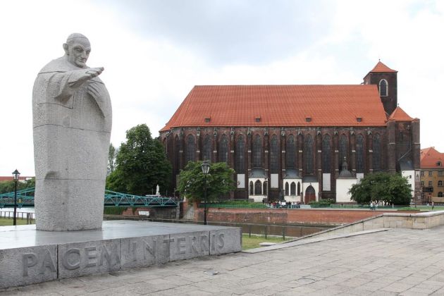 Städtereise Breslau - Dominsel Breslau mit Denkmal Papst Johannes Paul II. Städtereise Breslau - Dominsel Breslau mit Denkmal Papst Johannes Paul II.
