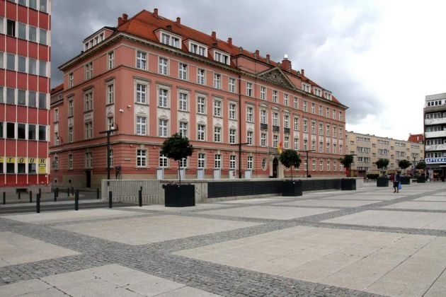 Das frühere Oberpräsidium der Provinz Schlesien an der Südseite des Neumarktes, Breslau - Nowy Targ
