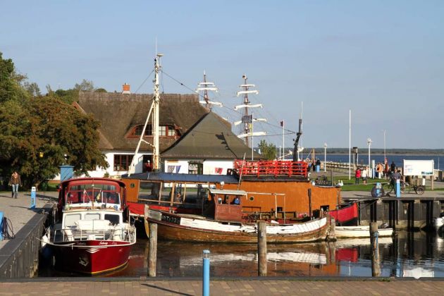 Der Hafen von Kloster, Insel Hiddensee Der Hafen von Kloster, Insel Hiddensee