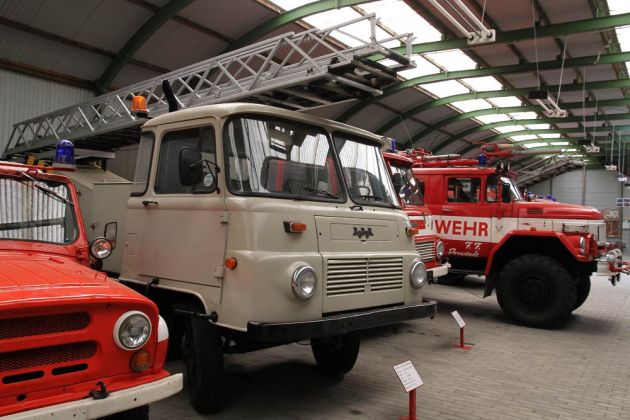 Feuerwehr Robur-LO mit Drehleiter - Baujahr 1967 Feuerwehr Robur-LO mit Drehleiter - Baujahr 1967