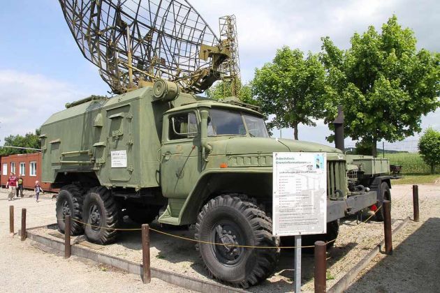 Ural 375 d mit Radaraufbau - 8-Zylinder, 129 Kw, Benziner mit Allradantrieb - Sowjetunion Ural 375 d mit Radaraufbau - 8-Zylinder, 129 Kw, Benziner mit Allradantrieb - Sowjetunion