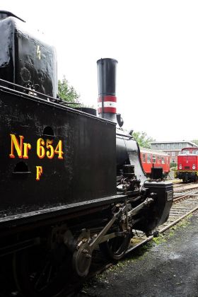 Die Angelner Dampfeisenbahn - die dänische Dampflokomotive F 654, liebevoll 'Julchen' genannt