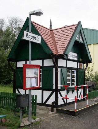 Die Angelner Dampfeisenbahn - dias historische Kassenhäuschen am Kappelner Nordhafen