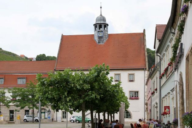 Freyburg an der Unstrut - der Marktplatz mit dem Rathaus Freyburg an der Unstrut - der Marktplatz mit dem Rathaus