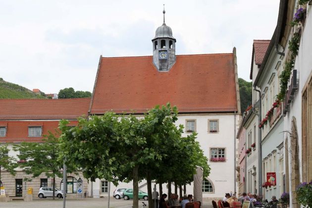 Freyburg an der Unstrut - der Marktplatz mit dem Rathaus