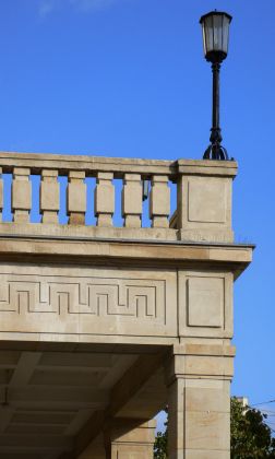 Magdeburg - Gebäude-Detail an der Ernst-Reuter-Allee Magdeburg - Gebäude-Detail an der Ernst-Reuter-Allee