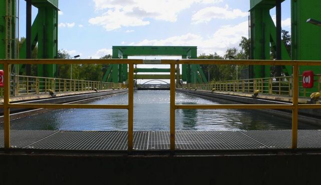 Wasserstrassenkreuz Magdeburg - das historische Schiffshebewerk Wasserstrassenkreuz Magdeburg - das historische Schiffshebewerk