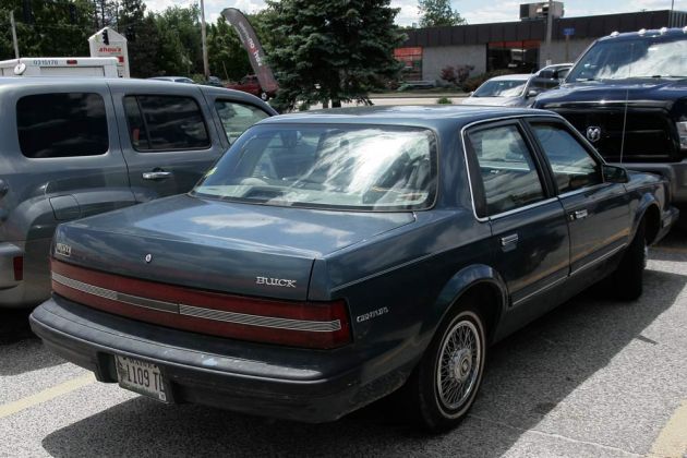 Buick Century Sedan, Achte Generation - Baujahre 1982 bis 1996 Buick Century Sedan, Achte Generation - Baujahre 1982 bis 1996