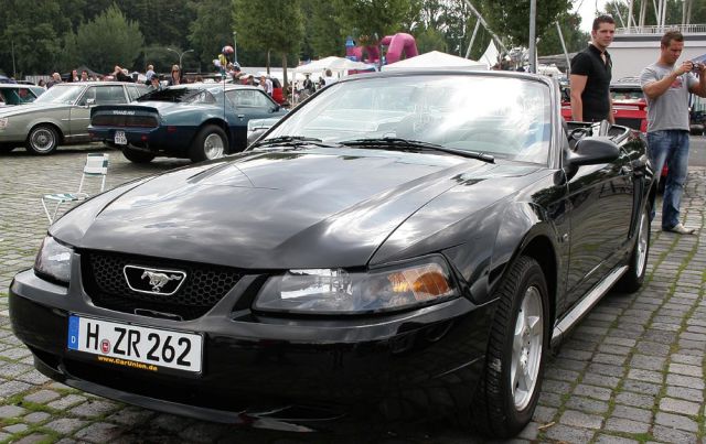 Ford Mustang Oldtimer - Ford Mustang IV Convertible Ford Mustang Oldtimer - Ford Mustang IV Convertible