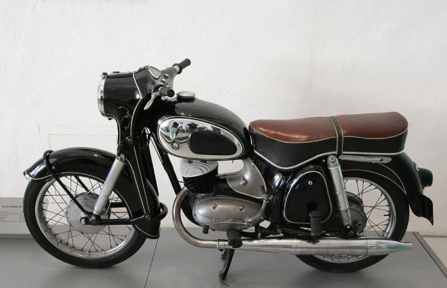 DKW Motorrad-Oldtimer - DKW RT 175 VS DKW Motorrad-Oldtimer - DKW RT 175 VS