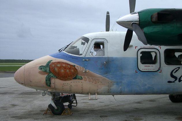 Harbin Y-12-II der Tongan Air