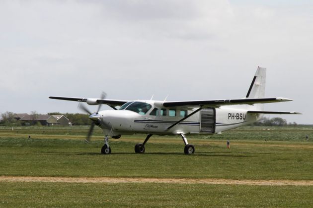 Flugplatz Texel - Cessna 208 B Grand Caravan Flugplatz Texel - Cessna 208 B Grand Caravan