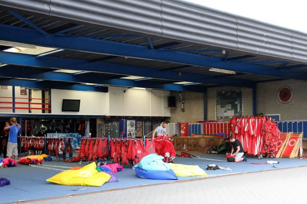 Flugplatz Texel - Hangar des Paracentrums Texel Flugplatz Texel - Hangar des Paracentrums Texel