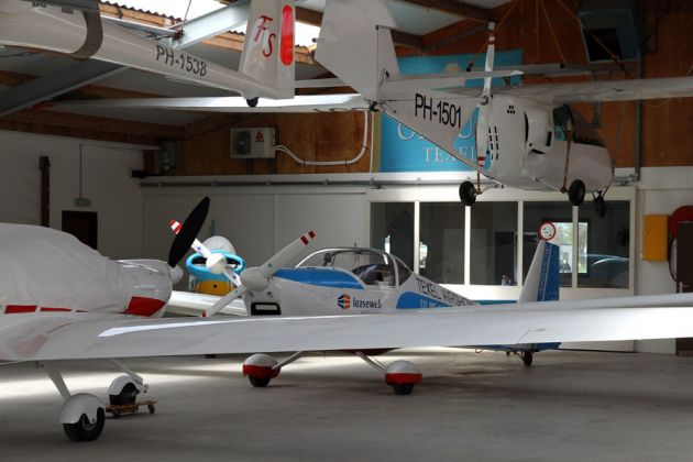 Flugplatz Texel - Hangar des Fliegerclubs Texel