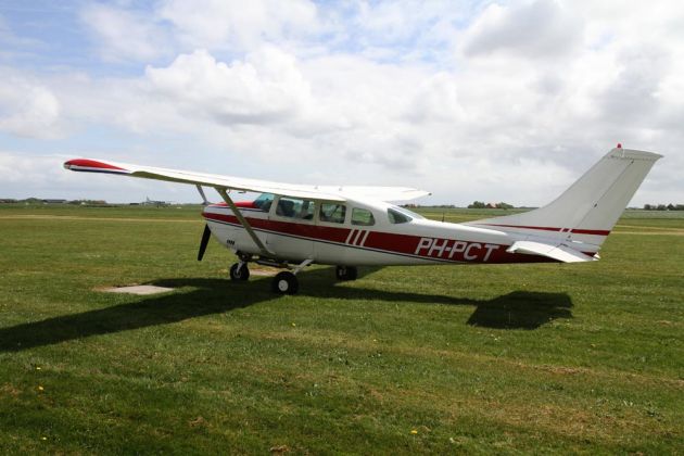 Flugplatz Texel - Cessna U 206 G Stationair Flugplatz Texel - Cessna U 206 G Stationair