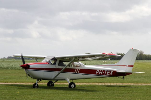 Flugplatz Texel - Reims-Cessna F 172 M Skyhawk 
