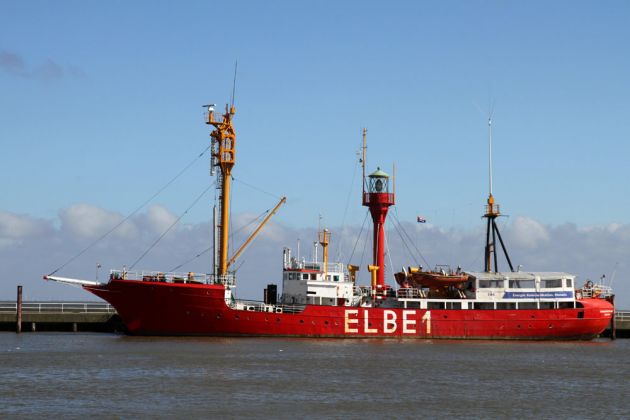 Aussichtsplattform Alte Liebe in Cuxhaven - das Feuerschiff Elbe 1, ein Museumsschiff