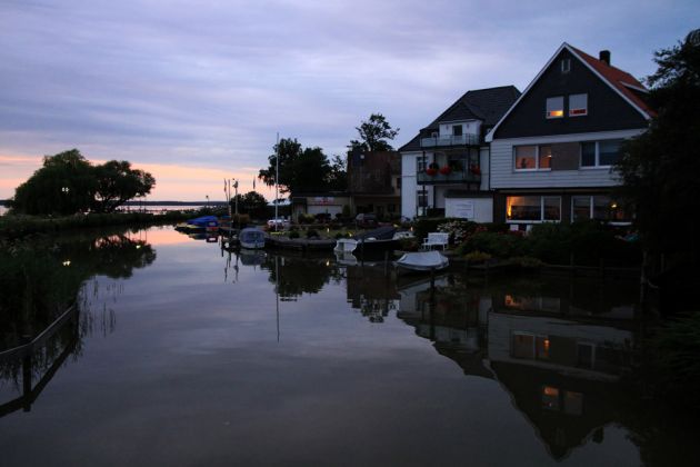 Steinhude am Meer zur Blauen Stunde - Steinhudes Lagune im Dämmerlicht Steinhude am Meer zur Blauen Stunde - Steinhudes Lagune im Dämmerlicht
