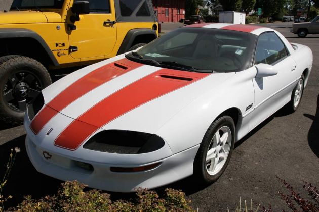 Chevrolet Camaro Z 28 - 4. Generation nach Facelift, Bauzeit 1994 bis 1998 Chevrolet Camaro Z 28 - 4. Generation nach Facelift, Bauzeit 1994 bis 1998