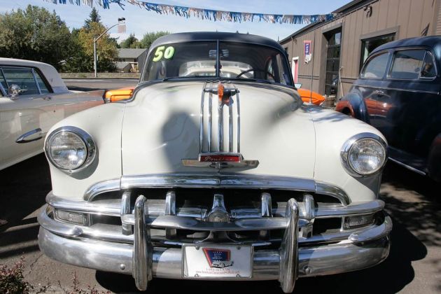 Pontiac Silver Streak Eight, Baujahr 1950 - 4,4 Liter V 8 Motor, 110 PS bei 3.800 U/Min Pontiac Silver Streak Eight, Baujahr 1950 - 4,4 Liter V 8 Motor, 110 PS bei 3.800 U/Min