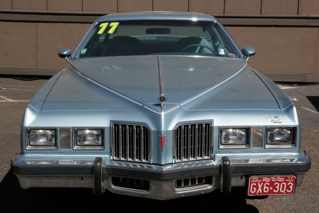 Pontiac Oldtimer - Pontiac Grand Prix - Baujahr 1977 Pontiac Oldtimer - Pontiac Grand Prix - Baujahr 1977
