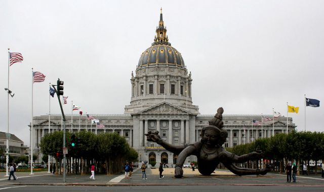 San Francisco City Hall - das Rathaus von San Francisco mit der Civic Center Plaza San Francisco City Hall - das Rathaus von San Francisco mit der Civic Center Plaza