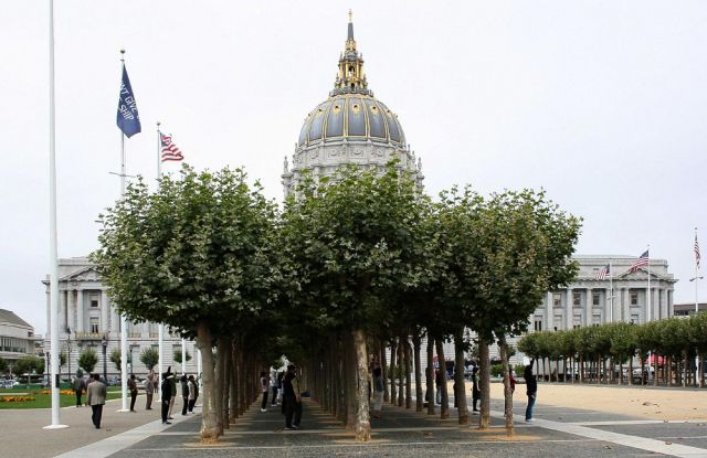 San Francisco City Hall - das Rathaus von San Francisco mit der Civic Center Plaza San Francisco City Hall - das Rathaus von San Francisco mit der Civic Center Plaza