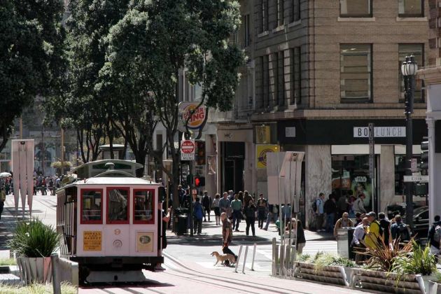 die berühmte San Francisco Cable Car in der Powell Street die berühmte San Francisco Cable Car in der Powell Street