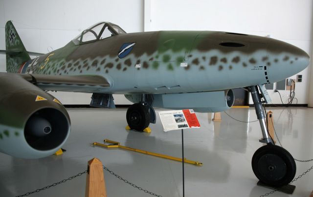 Messerschmitt Me-262A-1 Schwalbe - nicht fliegende Reproduktion, hergestellt von den Legend Flyers of Everett, Washington, USA