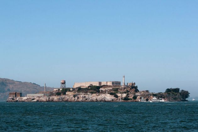 Alcatraz in der San Francisco Bay - Blick vom Aquatic Park Pier, San Francisco Alcatraz in der San Francisco Bay - Blick vom Aquatic Park Pier, San Francisco