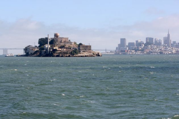 Alcatraz in der San Francisco Bay - von der Sausalito Fähre Alcatraz in der San Francisco Bay - von der Sausalito Fähre