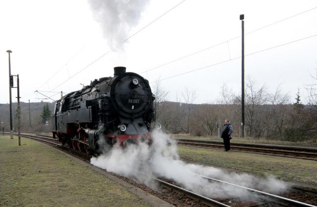 Die Bergkönigin 95 027 auf der Rübelandbahn - eine Scheinanfahrt vor Rübeland Die Bergkönigin 95 027 auf der Rübelandbahn - eine Scheinanfahrt vor Rübeland
