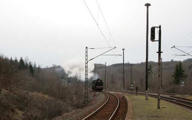 Die Bergkönigin 95 027 auf der Rübelandbahn - eine Scheinanfahrt vor Rübeland Die Bergkönigin 95 027 auf der Rübelandbahn - eine Scheinanfahrt vor Rübeland