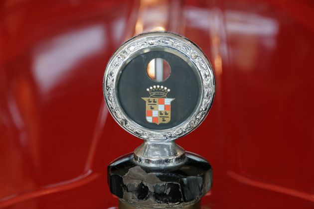 Oldtimer-Automobile des Luxus-Segments der US-Automarke Cadillac aller Epochen aus dem General Motors Konzern