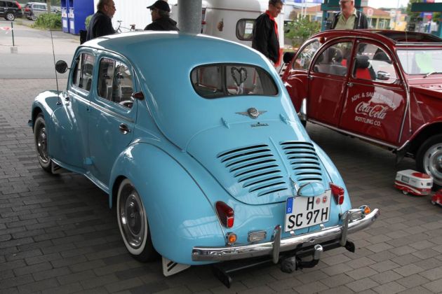 Renault 4 CV, die Heckansicht - Bauzeit 1946 bis 1961 Renault 4 CV, die Heckansicht - Bauzeit 1946 bis 1961