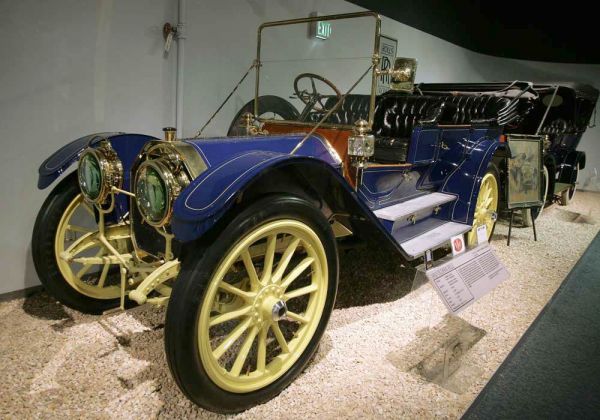 Oldsmobile Limited Touring Seven Passenger, Baujahr 1910 - 11.586 ccm Reihensechszylinder-Motor, 60 PS Oldsmobile Limited Touring Seven Passenger, Baujahr 1910 - 11.586 ccm Reihensechszylinder-Motor, 60 PS