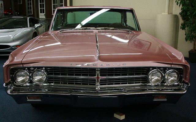 Oldsmobile Super 88 Holiday - Baujahr 1963 Oldsmobile Super 88 Holiday - Baujahr 1963