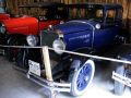 Oldtimer der 1920er- und 1930er Jahre - rechte Seite der Halle des Automuseums 3 Valley Gap