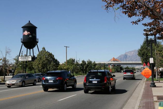 Wall Avenue, Ogden - mit historischem Wasserturm Wall Avenue, Ogden - mit historischem Wasserturm