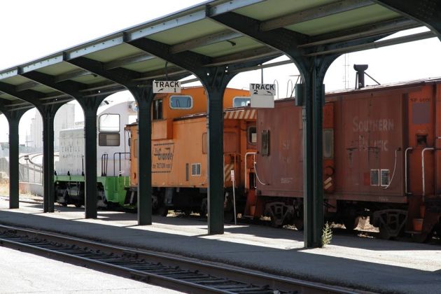 Historischer Güterzug mit Caboose - Utah State Railroad Museum