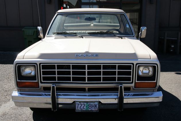 Dodge D 100 - Baujahr 1985 