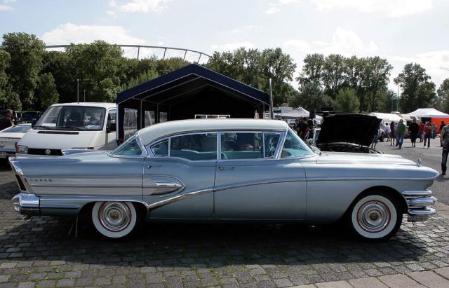 Buick Super Series 50, Modelljahr 1958 - 6,0 Liter V8 'Nailhead' Motor, 300 PS bei 4600 U/min Buick Super Series 50, Modelljahr 1958 - 6,0 Liter V8 'Nailhead' Motor, 300 PS bei 4600 U/min