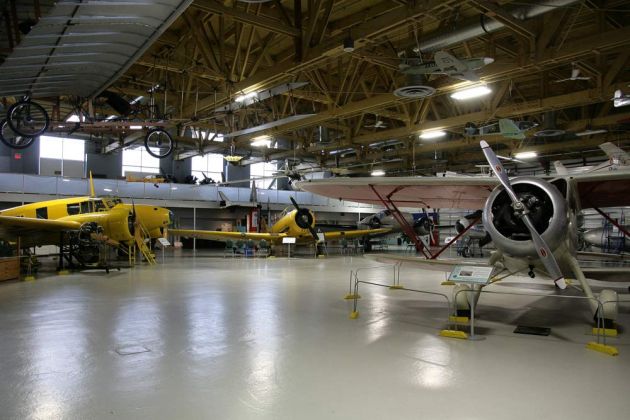 The Hangar Flight Museum of Calgary - Haupt-Hangar