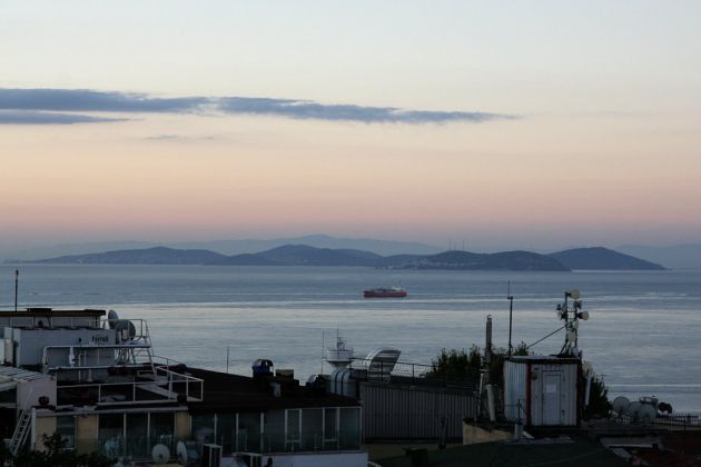 Die Prinzeninseln bei Istanbul, morgens um sechs Uhr Die Prinzeninseln bei Istanbul, morgens um sechs Uhr