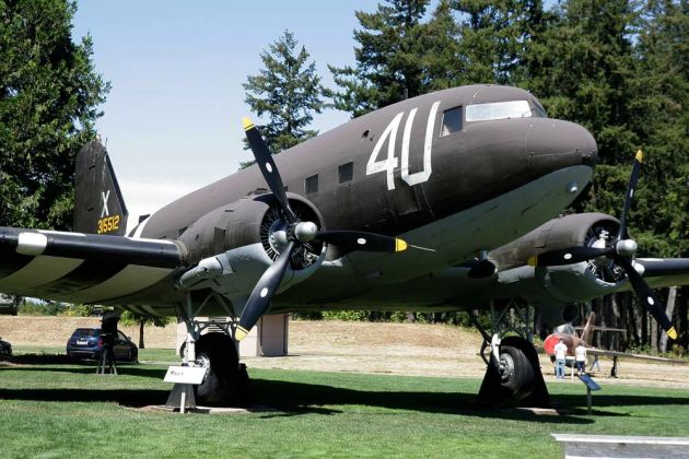 Diese Douglas DC 47 Skytrain setzte am D-Day Luftlandetruppen über der Normandie ab Diese Douglas DC 47 Skytrain setzte am D-Day Luftlandetruppen über der Normandie ab