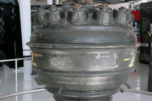 Triebwerk einer V-2 - Evergreen Museum Campus, McMinnville, Oregon, USA Triebwerk einer V-2 - Evergreen Museum Campus, McMinnville, Oregon, USA